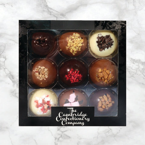 THE CAMBRIDGE CONFECTIONERY COMPANY 9 Luxury Solid Chocolate Domes Gift Box