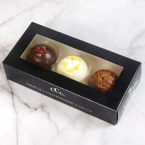 THE CAMBRIDGE CONFECTIONERY COMPANY 3 Chocolate Domes Mini Gift Box V5